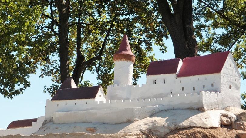 V bystřickém parku přibudou modely hradů i socha majitele panství